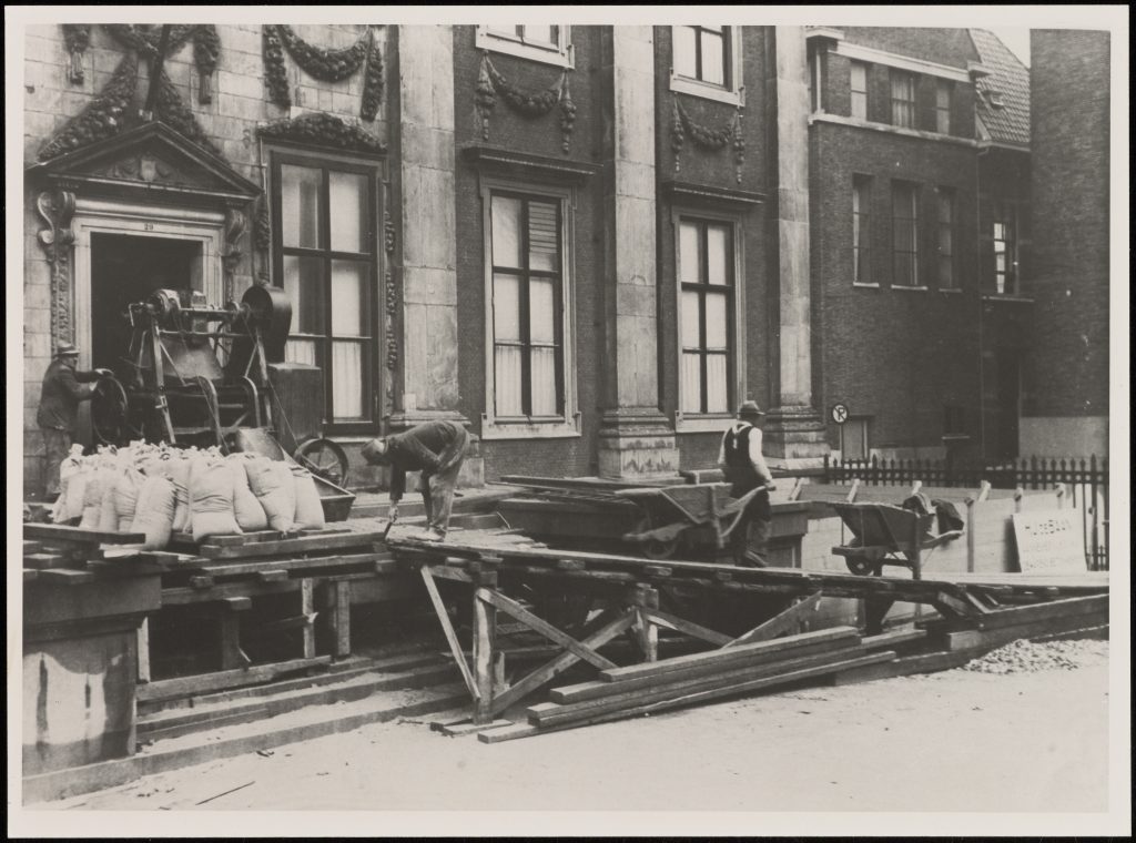 Bouw bomvrije bergplaats van het Mauritshuis, oktober 1939